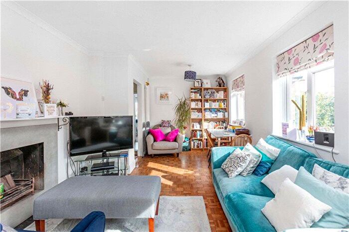 2 Bedroom Apartment To Rent In Church Walk, London, SW13