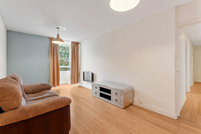 2 Bedroom Apartment For Sale In Eagle Heights, Bramlands Close, London, SW11