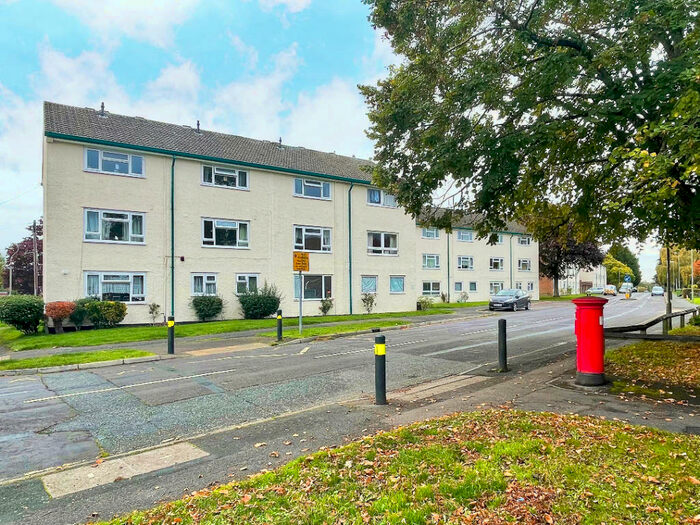 3 Bedroom Apartment To Rent In Cody Road, Farnborough, GU14