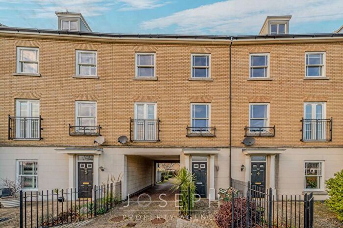 2 Bedroom Town House For Sale In Bonny Crescent, Ipswich, IP3