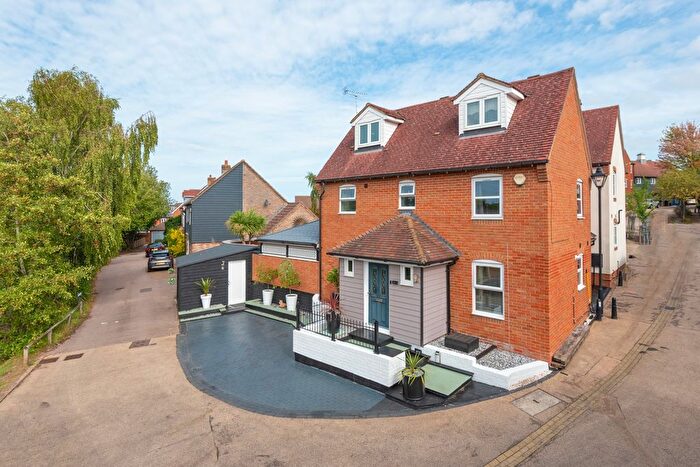 3 Bedroom Detached House For Sale In Blue Field, Singleton, Ashford, TN23