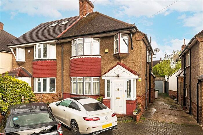 3 Bedroom Semi Detached House For Sale In Wricklemarsh Road, Blackheath, SE3