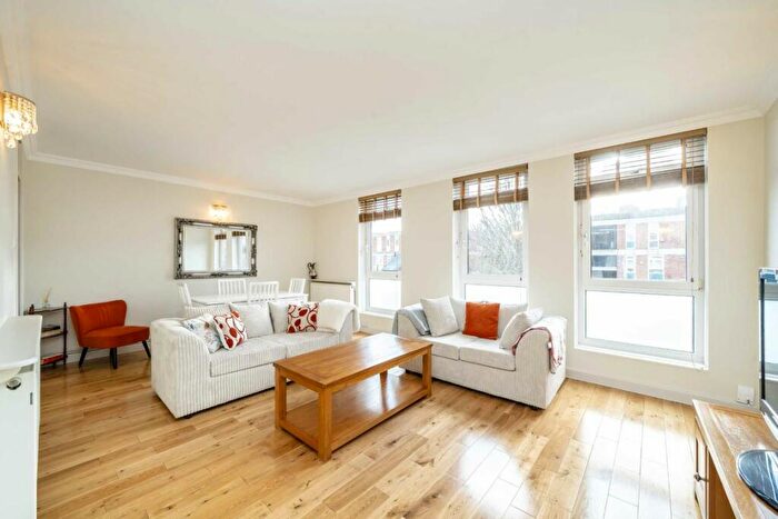 3 Bedroom Flat To Rent In Abbey Road, St Johns Wood, NW8