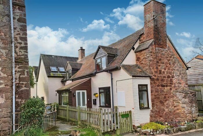 3 Bedroom Cottage For Sale In Taynton, Gloucestershire, GL19