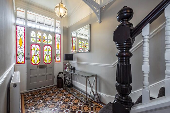 5 Bedroom Terraced House To Rent In Warner Road, London, N8