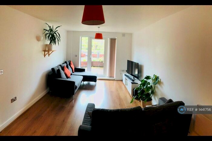 2 Bedroom Flat To Rent In Windmill Lane, London, E15