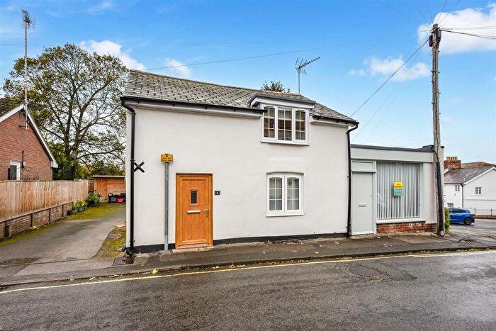 2 Bedroom Cottage For Sale In Dene Road, Andover, SP10