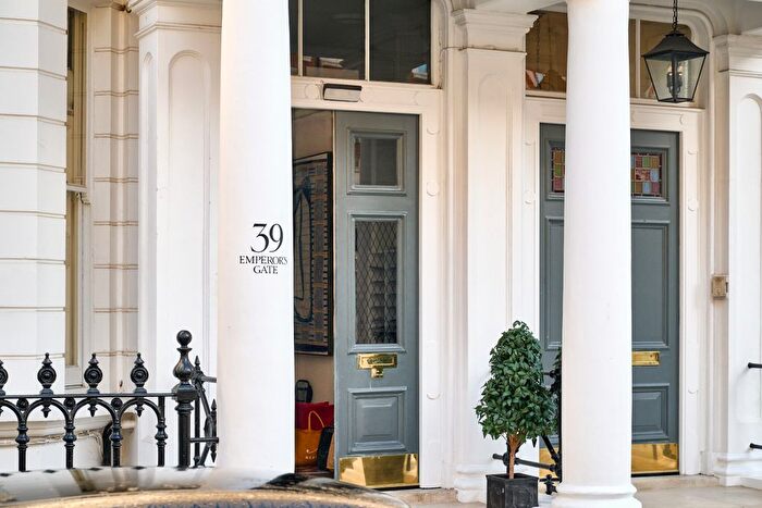 2 Bedroom Flat For Sale In Emperors Gate, London, SW7