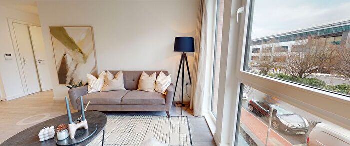 1 Bedroom Flat To Rent In Dumballs Road, Cardiff, CF10