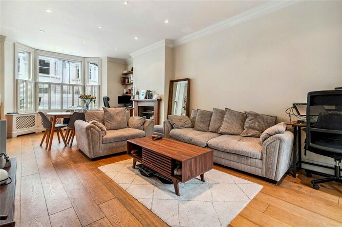 2 Bedroom Flat To Rent In Bronsart Road, London, SW6