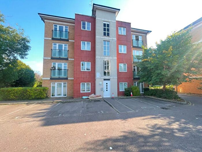 1 Bedroom Flat To Rent In The Parklands, Dunstable, LU5