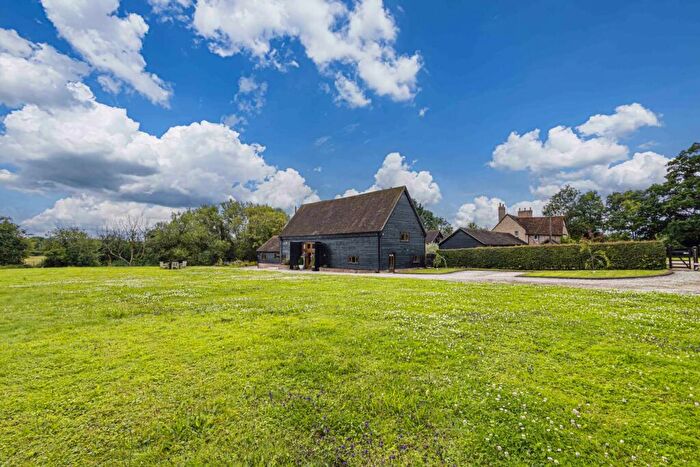 3 Bedroom Barn Conversion To Rent In Beautiful Barn Conversion, LU7