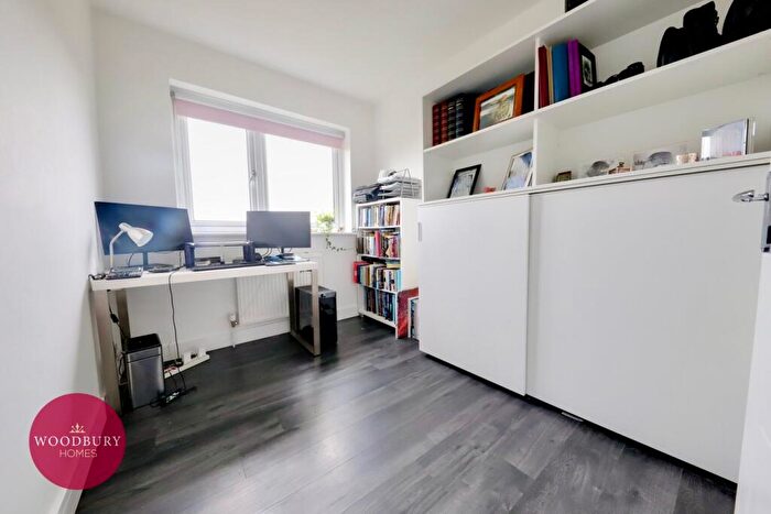 4 Bedroom Terraced House To Rent In The Seymours, Loughton, IG10