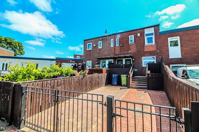 3 Bedroom Terraced House For Sale In Newstead Court, Glebe, Washington, NE38