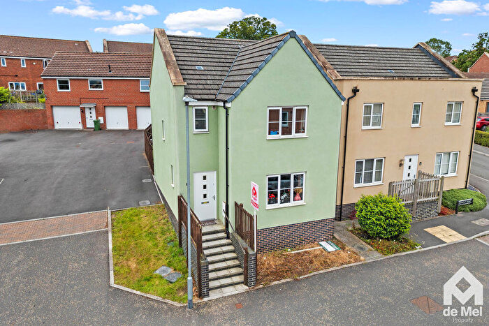 3 Bedroom Detached House For Sale In Newent Road, Cheltenham, GL52