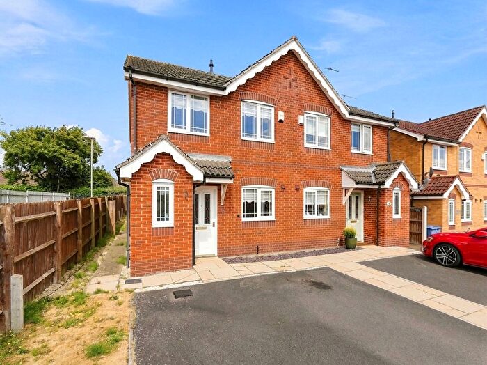 3 Bedroom Semi Detached House For Sale In Oakham Drive, Carlton-In-Lindrick, S81