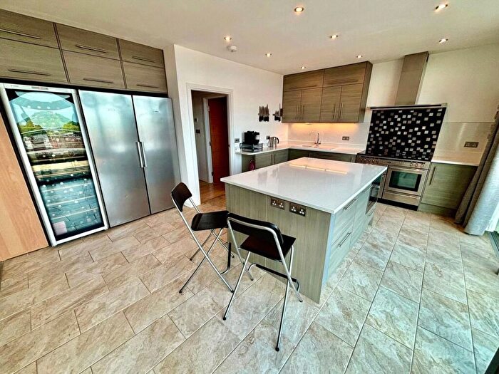 3 Bedroom Flat For Sale In Branston Street, Hockley, Birmingham, B18