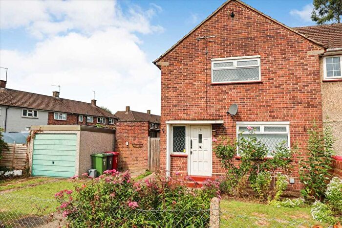 2 Bedroom End Of Terrace House For Sale In Moat Drive, Slough, SL2