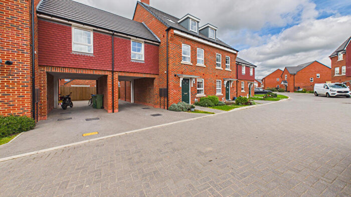 4 Bedroom Detached House For Sale In Steersman Lane, HP22