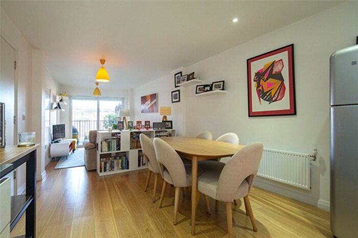3 Bedroom Flat For Sale In Cresset Road, London, E9