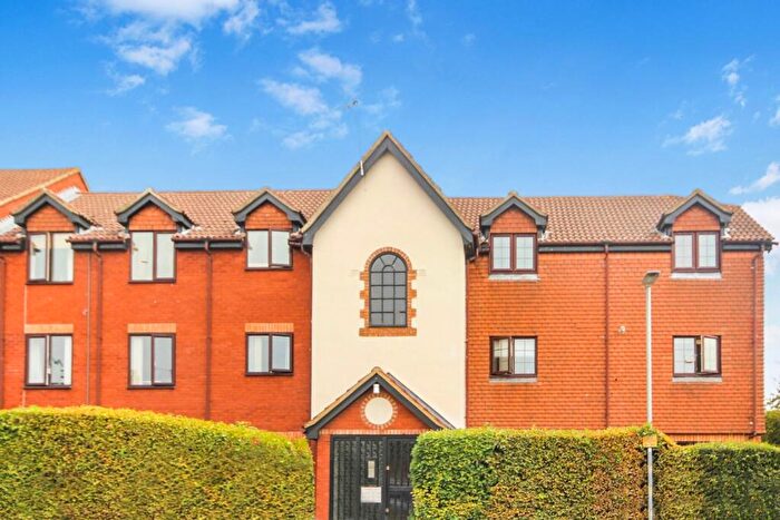 1 Bedroom Apartment For Sale In Cromwell Road, Letchworth Garden City, SG6