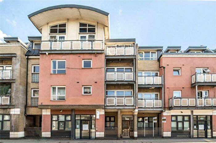 2 Bedroom Apartment For Sale In London Road, Kingston Upon Thames, KT2