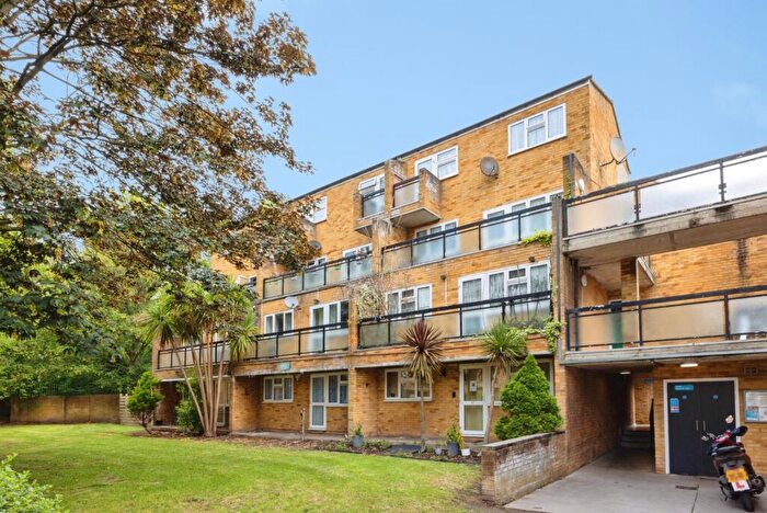 1 Bedroom Maisonette For Sale In Bredhurst Close, London, SE20
