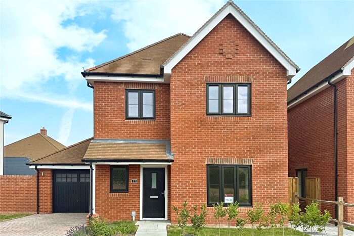 3 Bedroom Detached House For Sale In Lilly Wood Lane, Ashford Hill, Thatcham, RG19