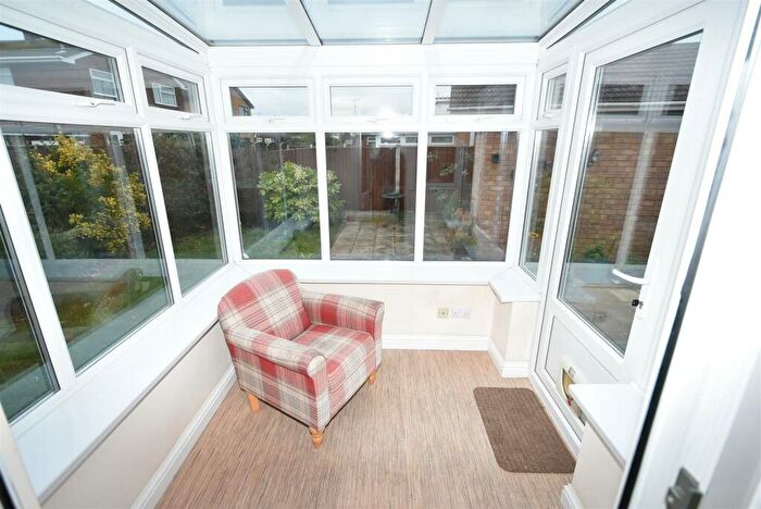 1 Bedroom Detached Bungalow For Sale In Odessa Road, Canvey Island, SS8