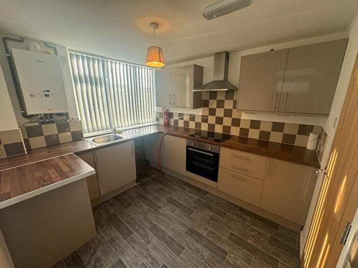 3 Bedroom Semi-Detached House To Rent In The Promenade, Harris Road, NG17