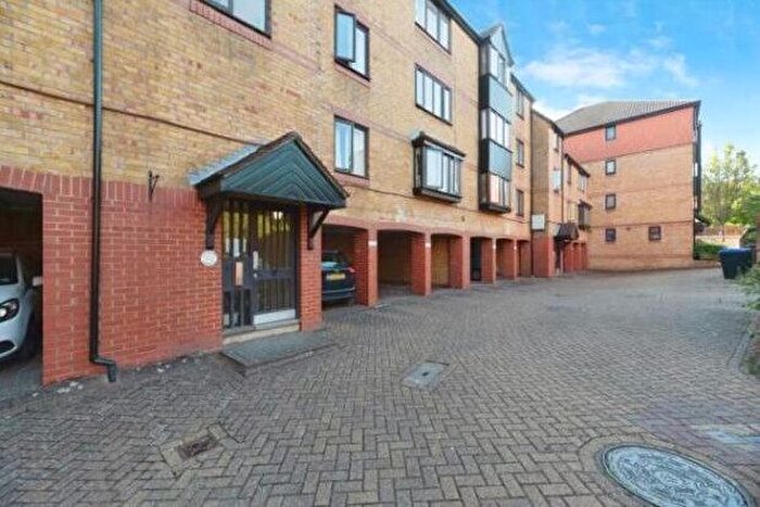 1 Bedroom Flat To Rent In Lind Road Eleonora Terrace, Sutton, SM1