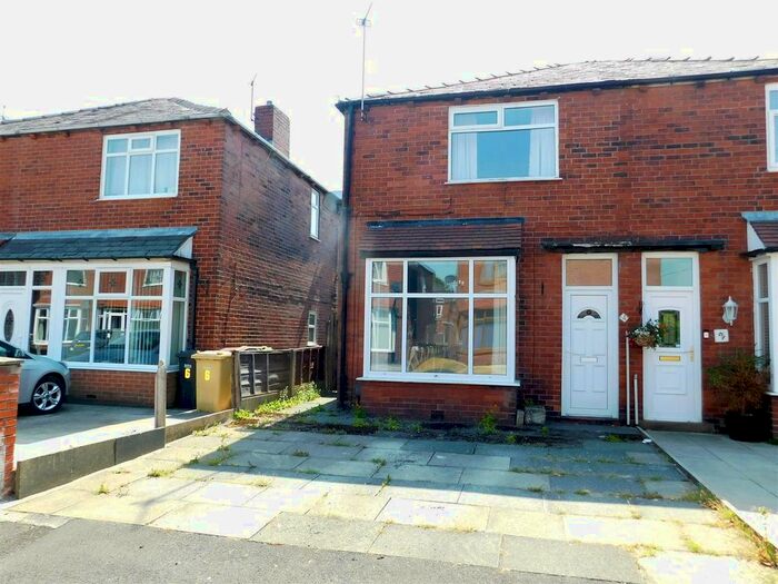 3 Bedroom Semi-Detached House To Rent In Kingston Avenue, Bolton, BL2