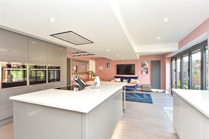 3 Bedroom Semi-Detached House For Sale In Ringlet Grove, Iwade, Sittingbourne, Kent, ME9