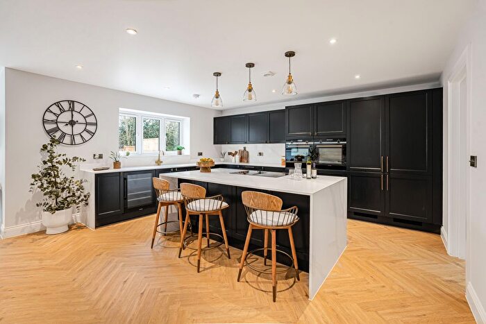 5 Bedroom Detached House For Sale In The Oaklands, Aston Lane, Bragbury End, SG2