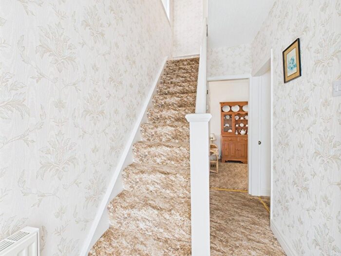 2 Bedroom Semi-Detached House For Sale In Sunningdale Road, Hessle, HU13