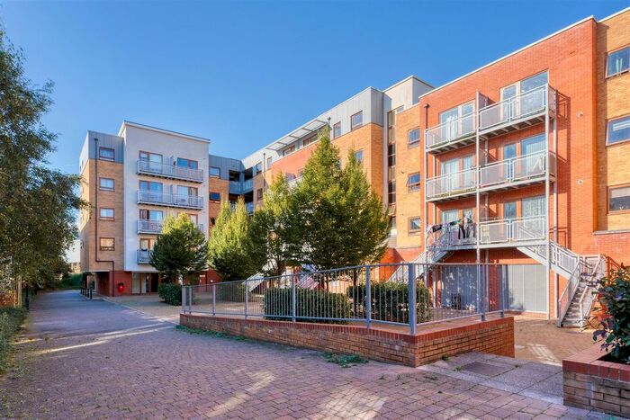 2 Bedroom Flat To Rent In North Star Boulevard, Greenhithe DA9