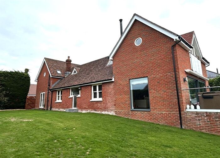 5 Bedroom Detached House To Rent In Romsey Road, Whiteparish, SP5