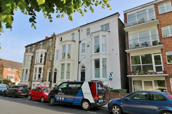 2 Bedroom Flat To Rent In Kent Road, Southsea, PO5