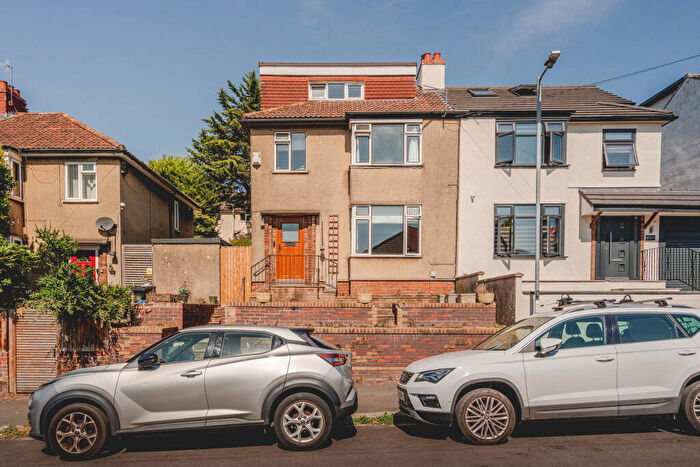 4 Bedroom Detached House For Sale In Brighton Crescent, Bedminster, Bristol, BS3