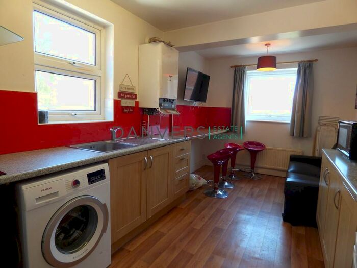 4 Bedroom Flat To Rent In Imperial Avenue, Leicester, LE3