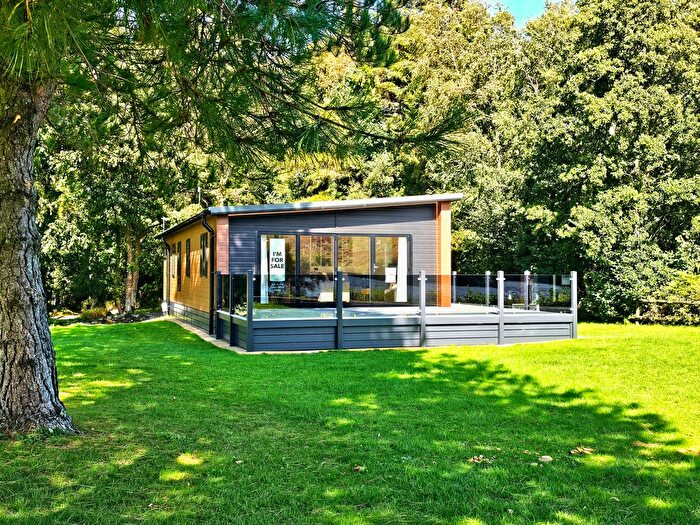 3 Bedroom Lodge For Sale In Brynteg Country Amp; Leisure Retreat, Llanrug Caernarfon, LL55