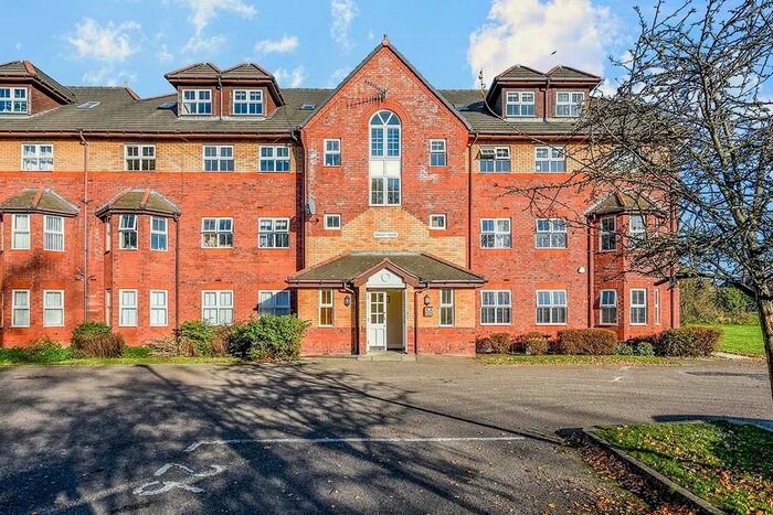 2 Bedroom Flat To Rent In The Spinnakers, Liverpool, Merseyside L19