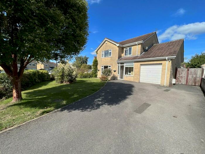 4 Bedroom House To Rent In Sandringham Road, Trowbridge, Wiltshire, BA14