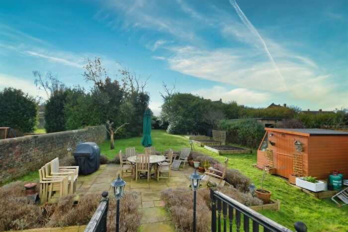 5 Bedroom Semi-Detached House For Sale In Elmfield, Ryde, PO33
