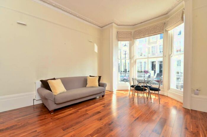 1 Bedroom Flat To Rent In Coleherne Road, Chelsea, London, SW10