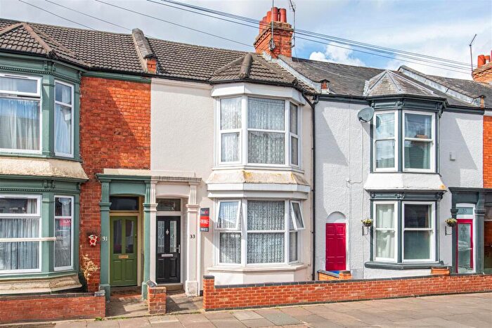 3 Bedroom Terraced House For Sale In Lutterworth Road, Northampton, NN1