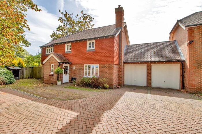 5 Bedroom Detached House For Sale In Park Corner Road, Southfleet, Kent, DA13