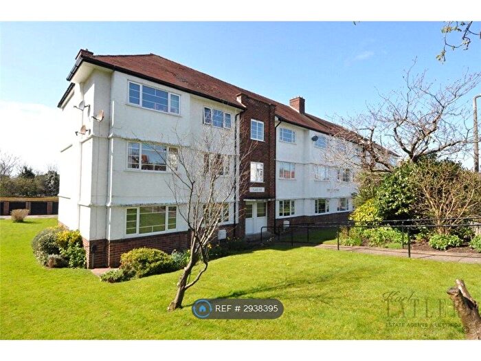 2 Bedroom Flat To Rent In Ludlow Drive, West Kirby, Wirral, CH48