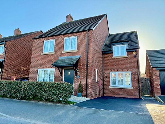 4 Bedroom Property To Rent In Oak Way, Lichfield, WS13