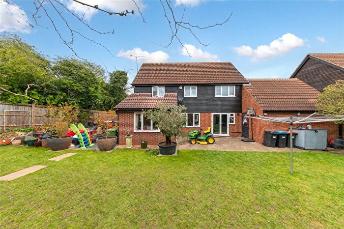 4 Bedroom Detached House For Sale In Alverton, Great Linford, Milton Keynes, Buckinghamshire, MK14